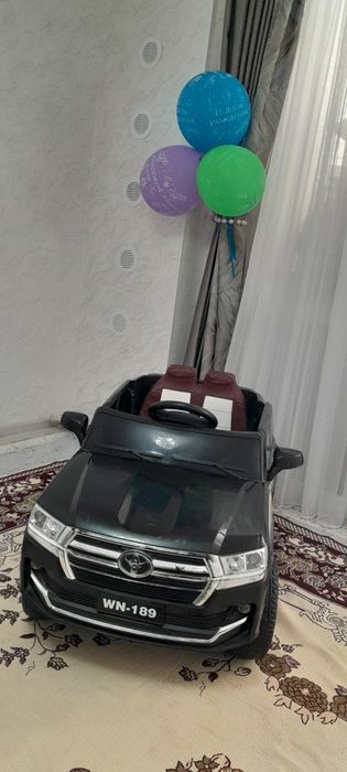 Детский машина джип почти новый