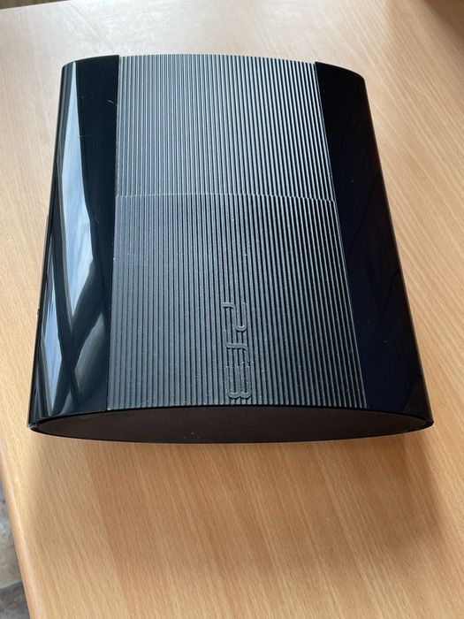 PS 3 Super Slim, 500gb, doar 6 zile in functionare