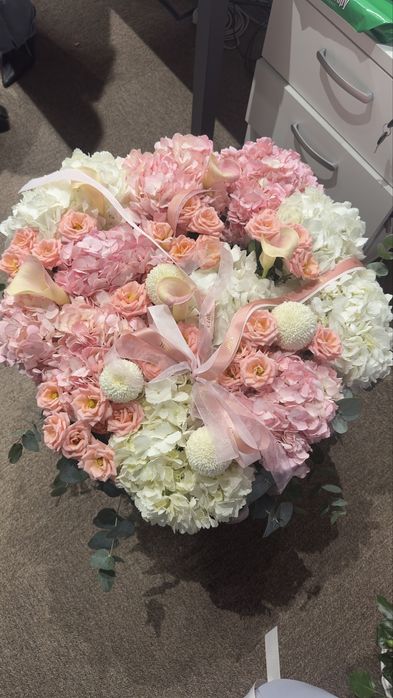 Продам Цветы обьемные