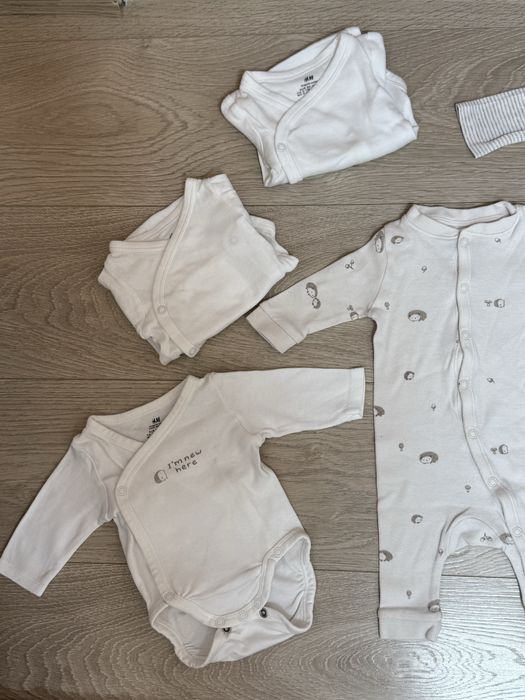 Лот бебешки дрехи H&M 50 см.