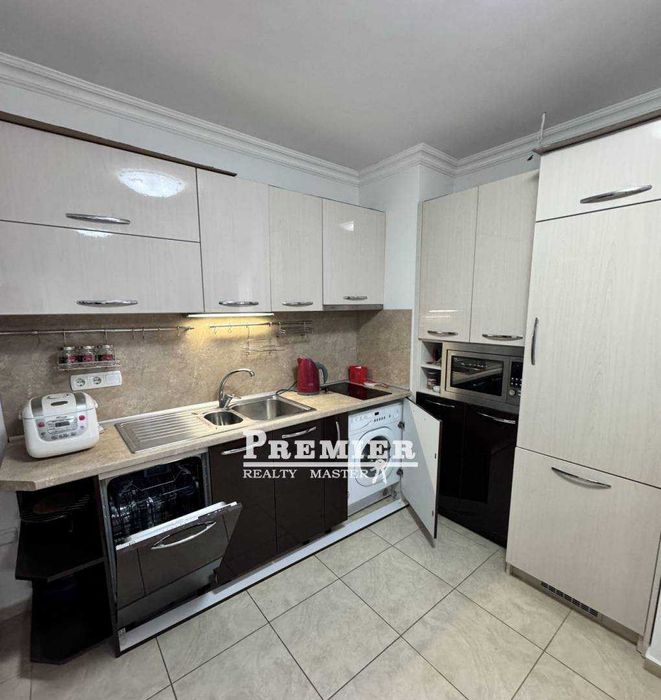 Просторен двустаен в комплекс “Фрегата“ в центъра на Свети Влас