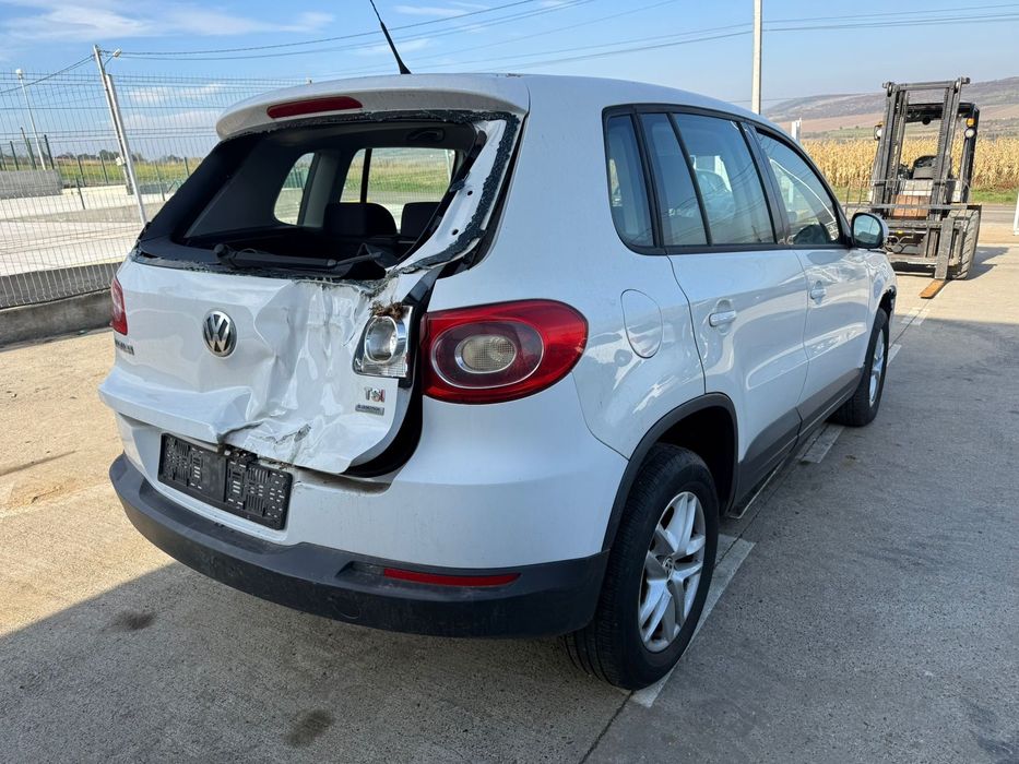 Dezmembrez / Dezmembrari / Piese / Accesorii Vw tiguan alb 2011 1.4 tsi CAXA volan stanga