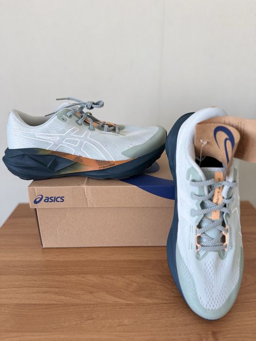 Asics- НОВИ, ТОП модел, много красиви!