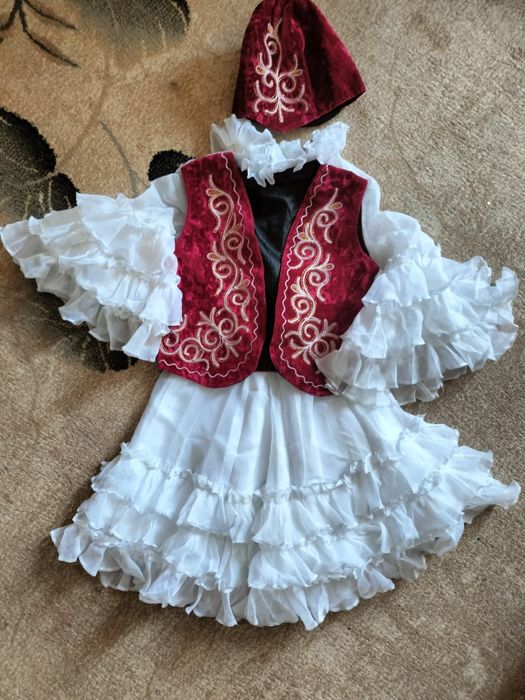 Одежда для девочек есть куртки