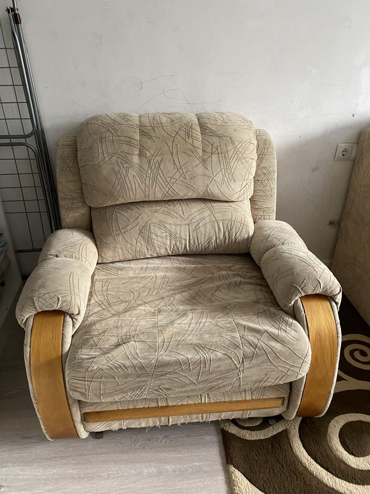 Продам диван и кресло раздвижной