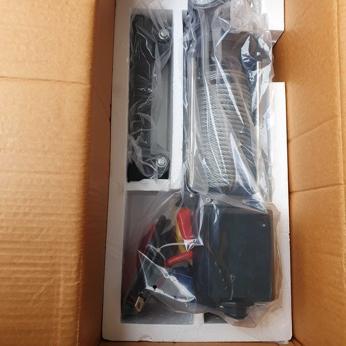 Лебедка 12v. Runva EWG 9000 нова