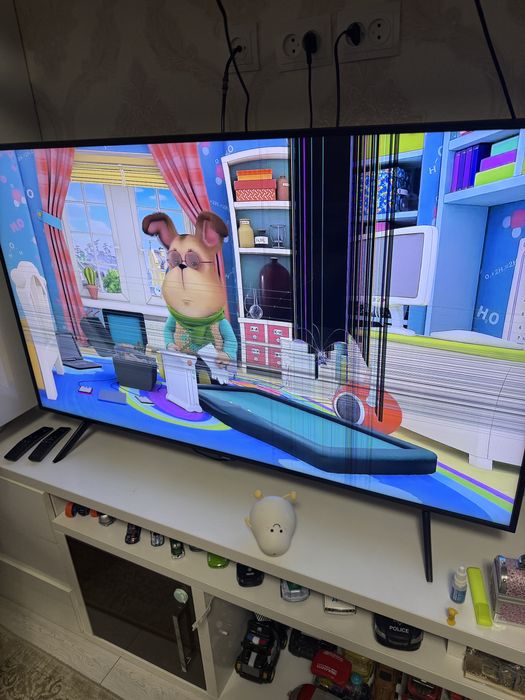 Продам телевизор Samsung QE55Q60RA