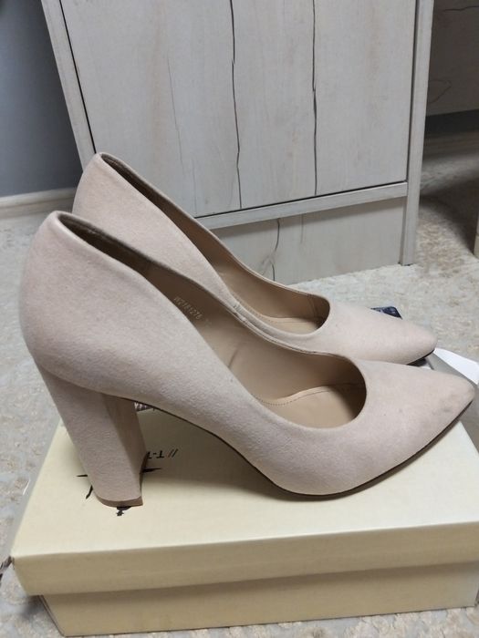 Туфли женские новые бежевые