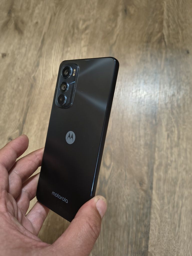 Motorola edge 30