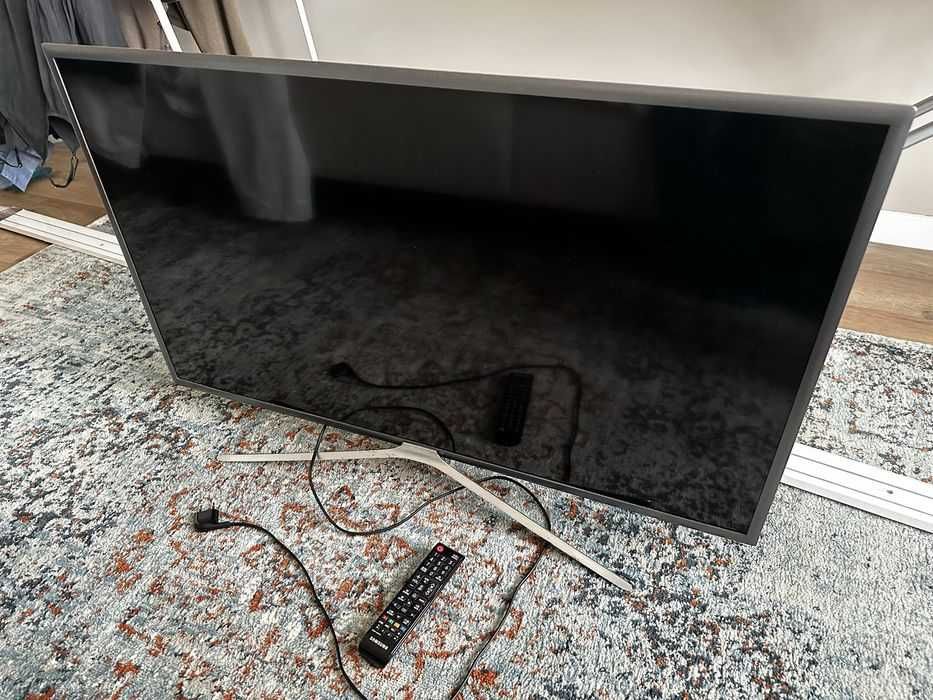 Продам телевизор samsung 102 см smart