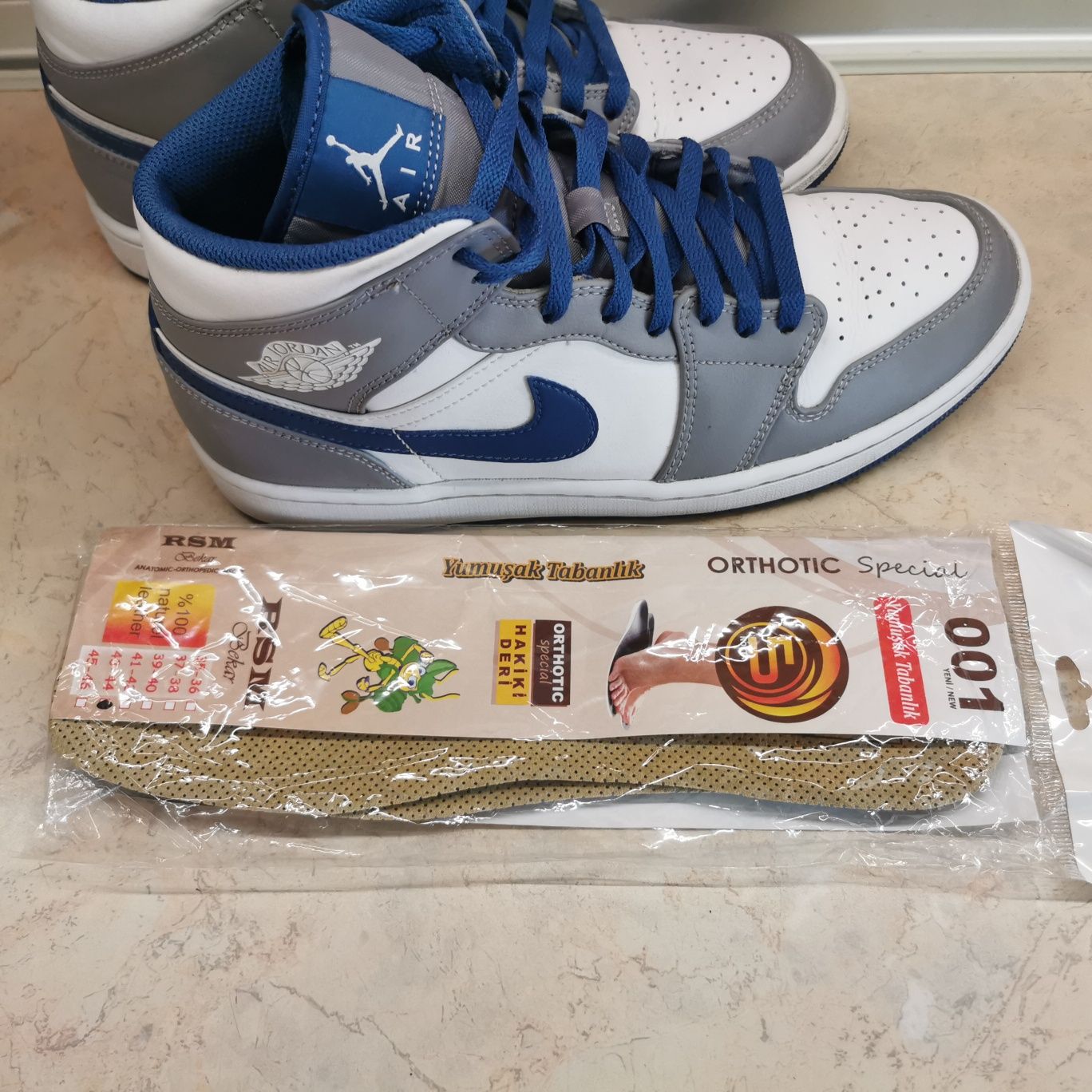 ОРИГИНАЛНИ Air Jordan 1 Mid True Blue 44