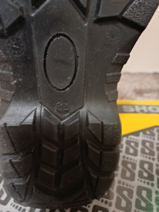 Работни обувки нови!