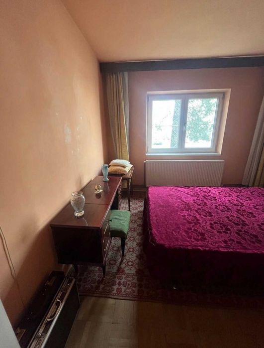 Set dormitor complet lemn masiv pat dublu cu saltea, sifonier, comoda