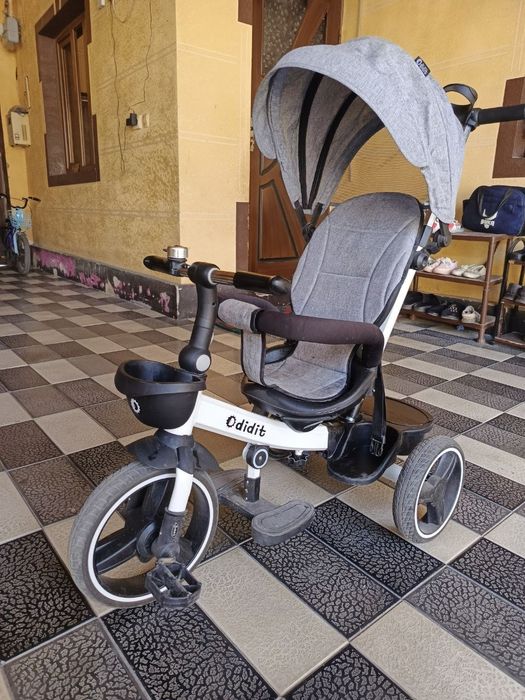 Велоколяска почти новая мало пользовались