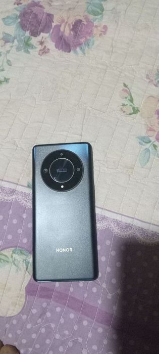 Honor x9B ideal holatda