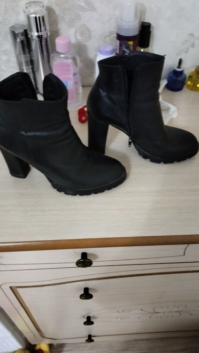 Продам женскую разную обувь 36-37 размера