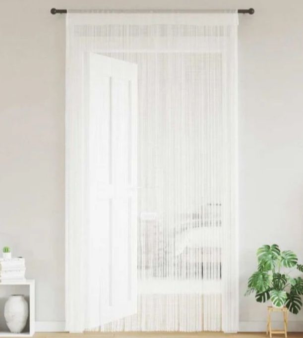 2 perdele albe cu franjuri