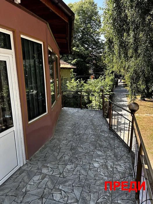 Продавам Кафене / Сладкарница
