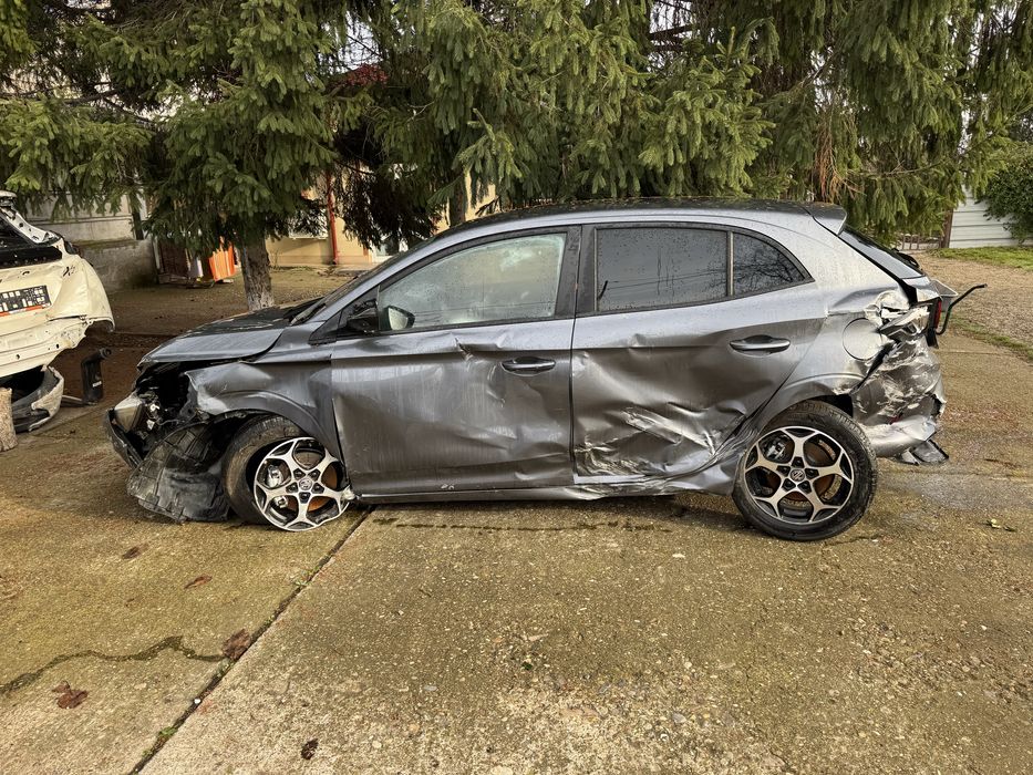 MG 3 Hybrid avariat fabricatie 2025 doar 4000km