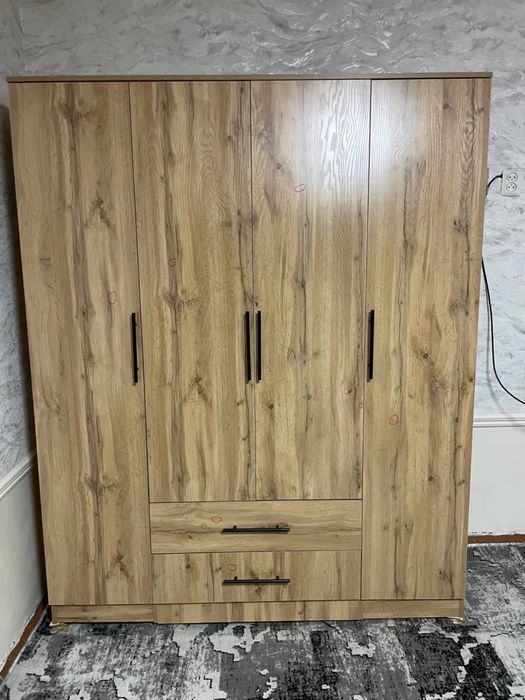 Shkaf sotiladi Aksiyada 990 metri