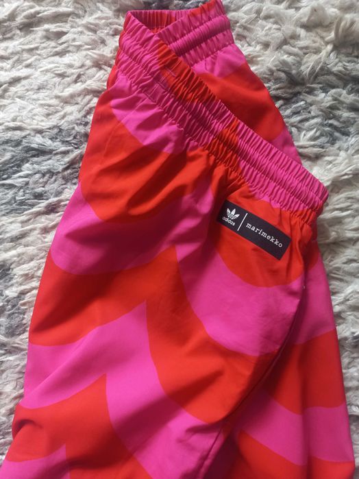 Спортно долнище на adidas ( оригинално)