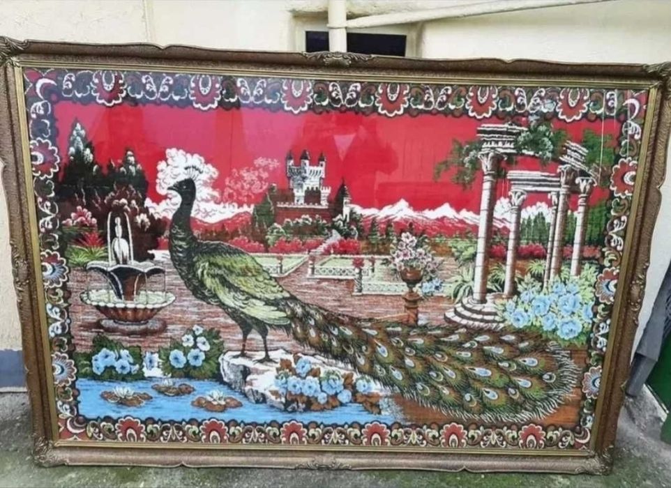 Carpeta Paun inramata stil tablou
1.80 m pe 1.60