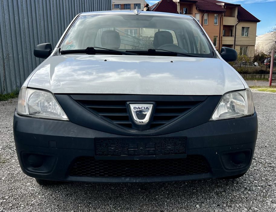 Продавам dacia logan pick up