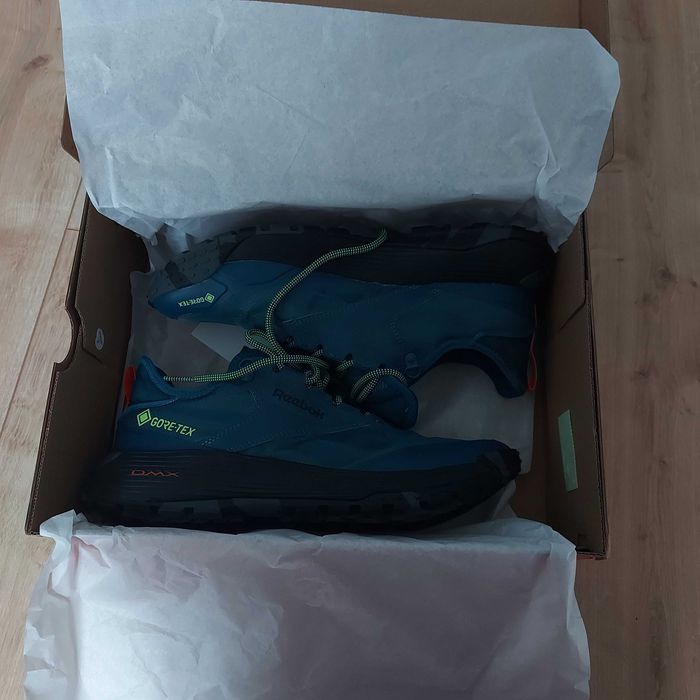 Нови оригинални маратонки Reebok