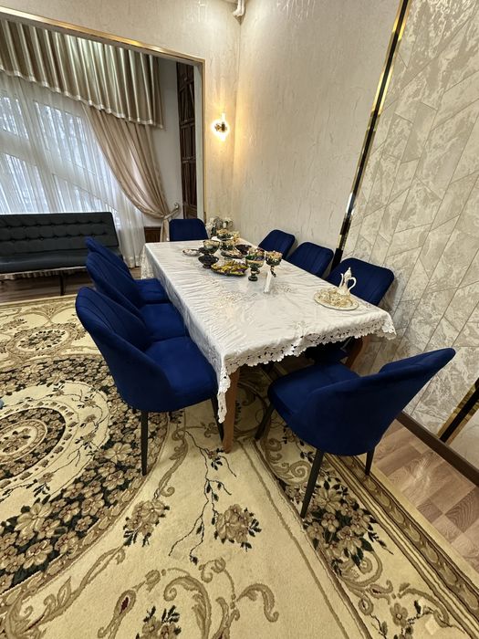 Стол и стулья хай тек