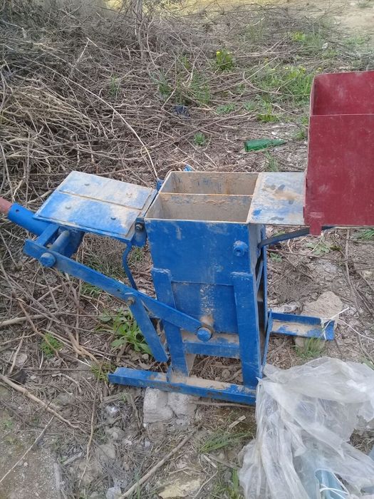 Xom g'isht quyuvchi stanok sotiladi