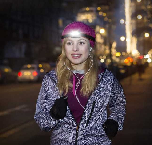 Lanternă LED Suright, far LED cu 3 moduri de iluminare, LD071-BK