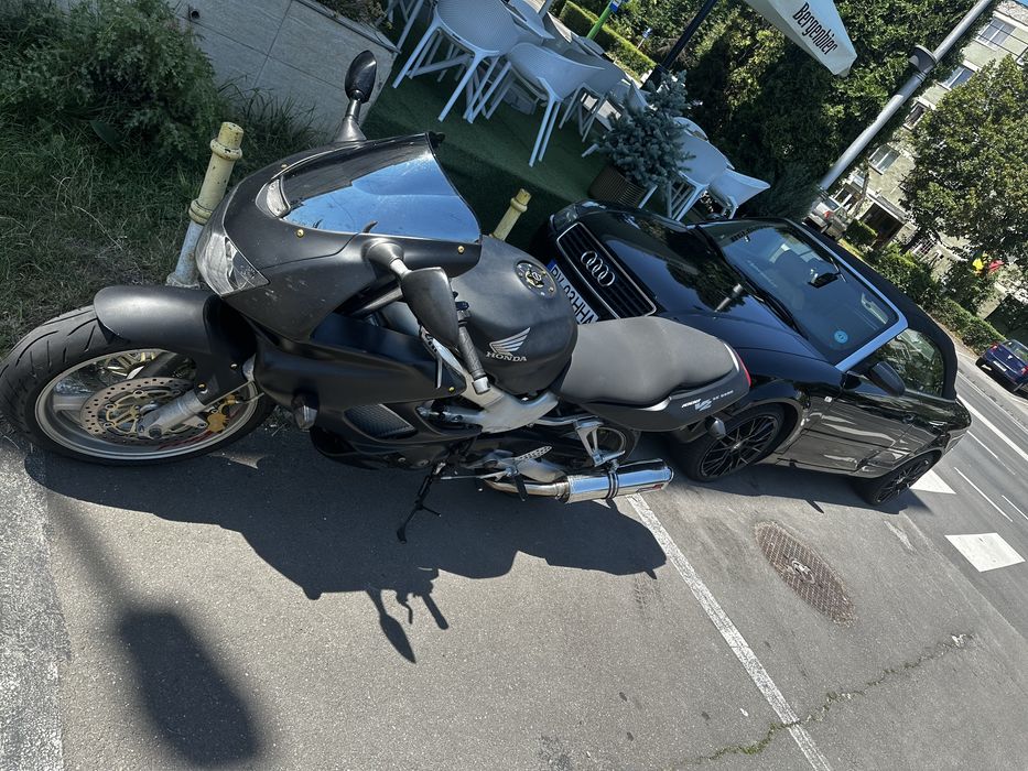 Honda vtr 1000 f sau schimb cu auto