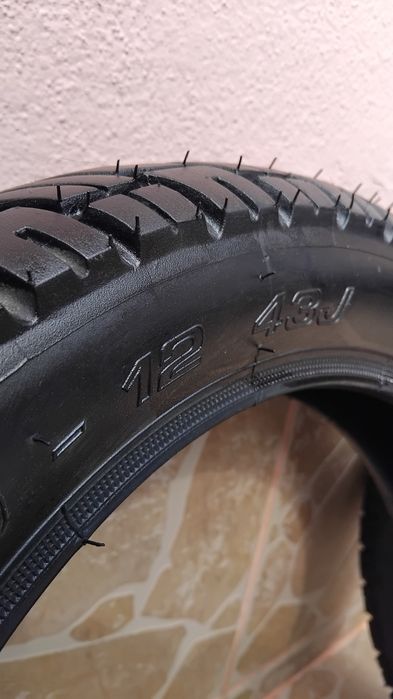 Cauciuc pentru tuc tuc triciclu plus o camera