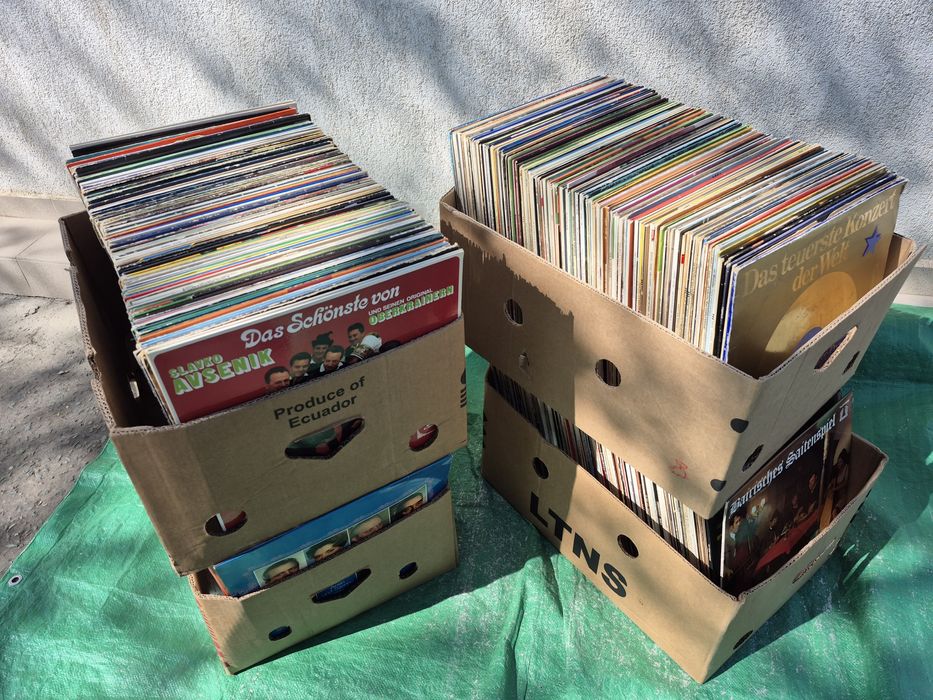 Vând Lot 200lp Discuri Vinil cu muzică clasică mixta 

Artiști:

- Fra