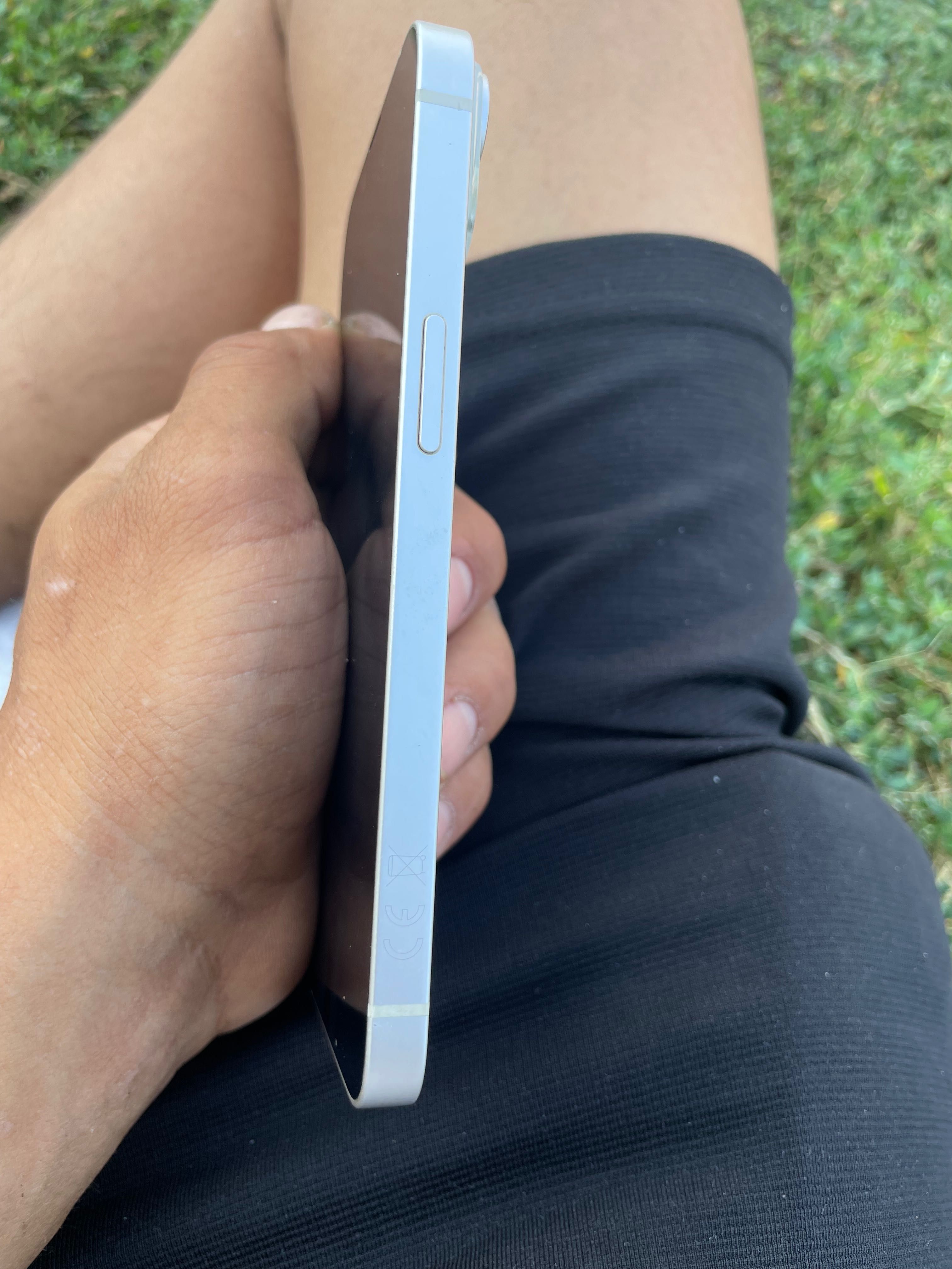 iPhone 13 продава се