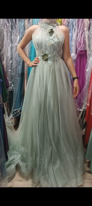 Vând rochie elegantă