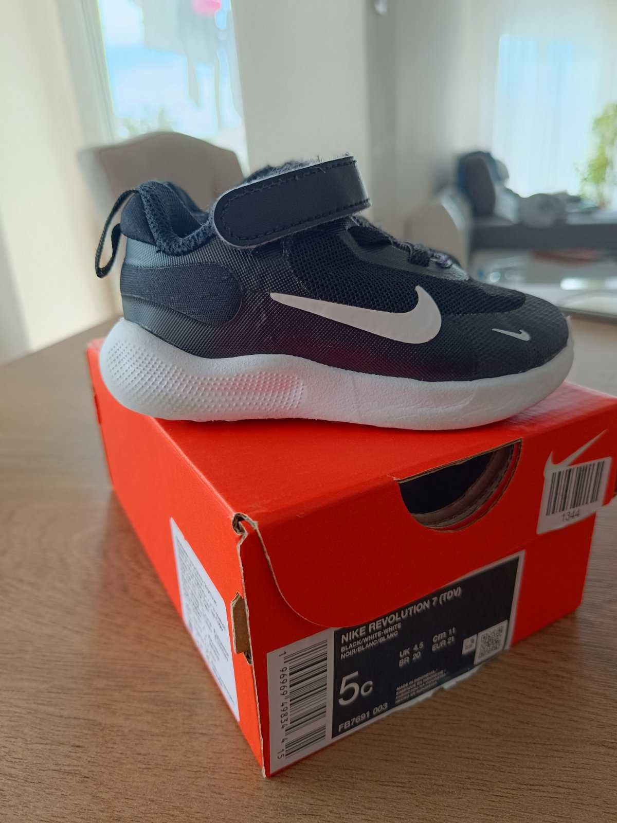 NIKE revolution 7, 21 номер
