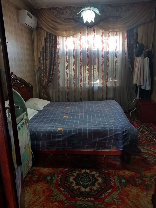 Олмазор тумани мас.Олимпия педиатрия ёнида 2хона 4этаж 5этажли дом сот