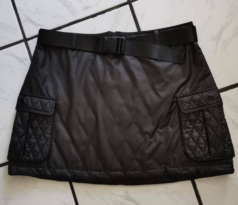 Нова, къса, дамска пола