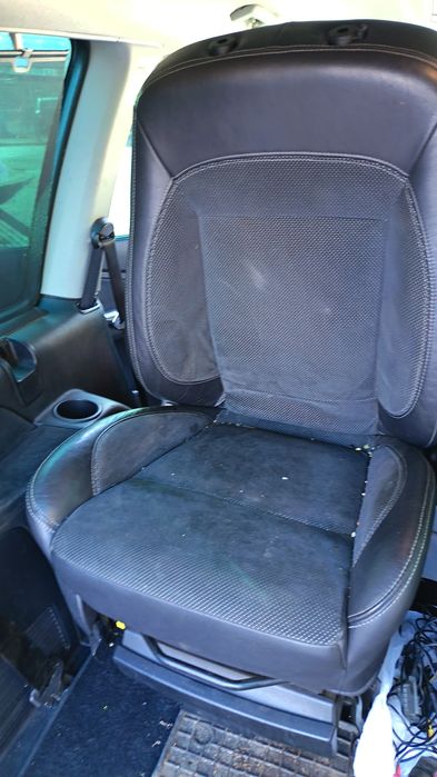 Седалки за Форд кожа и Ел.