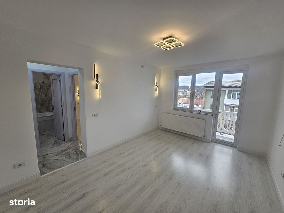 Apartament cu 2 camere de vânzare în Curtea de Argeș.