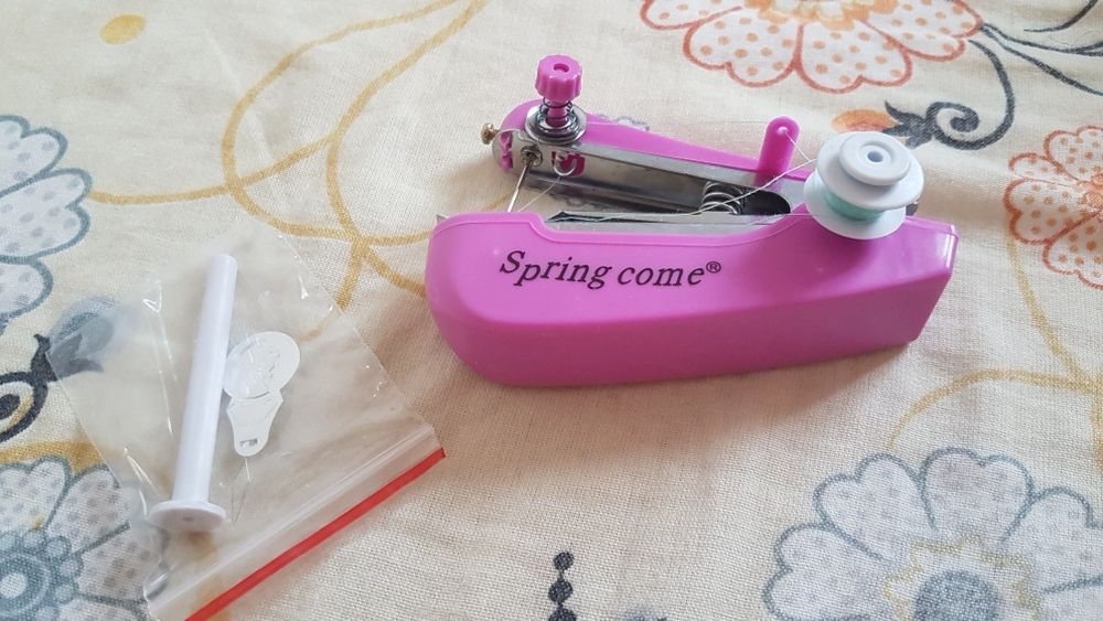 Mașină de cusut de mână