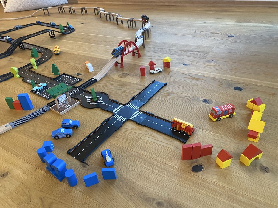 Комплект пътища за Hot Wheels, Matchbox, Brio, Ikea и релси