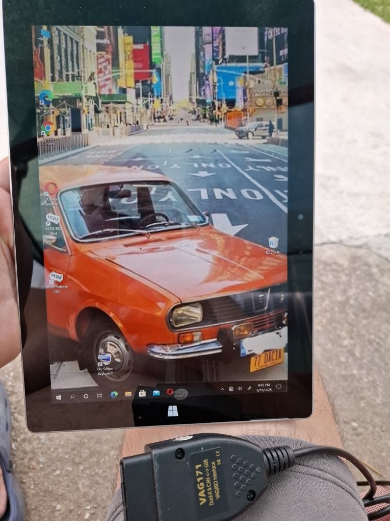 Tableta cu Windows plus mufa Vag