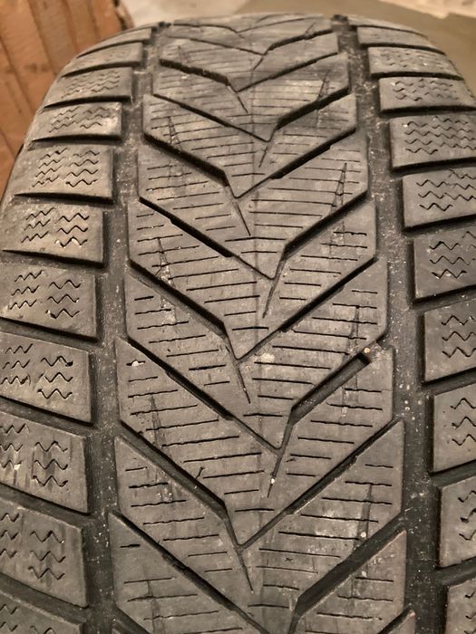 2бр зимни гуми VREDESTEN 215/55 R16