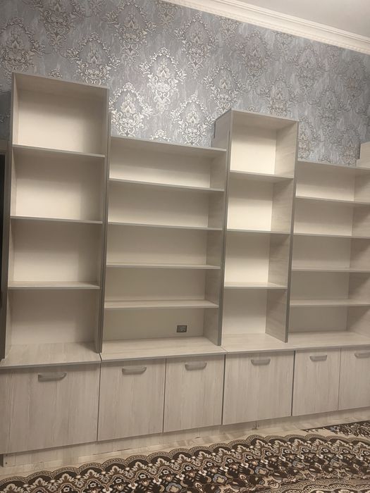 dokon uchun shkaf srochniy sotiladi