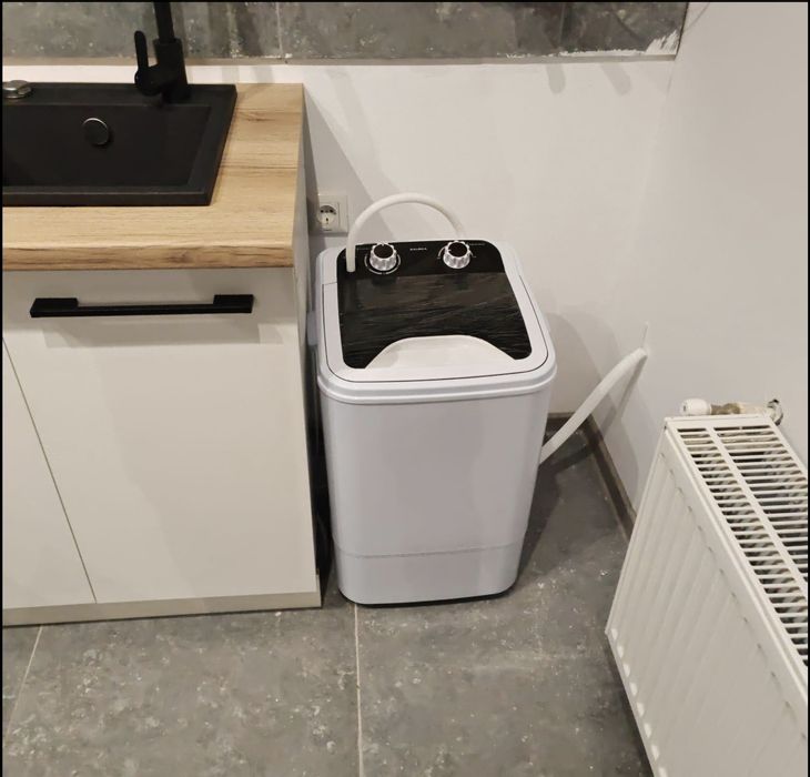 Vând Masina de spalat rufe Salora, cu incarcate verticala