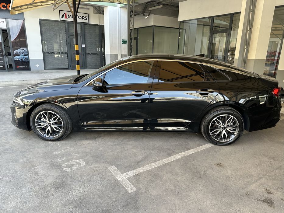 Kia K5 Style +