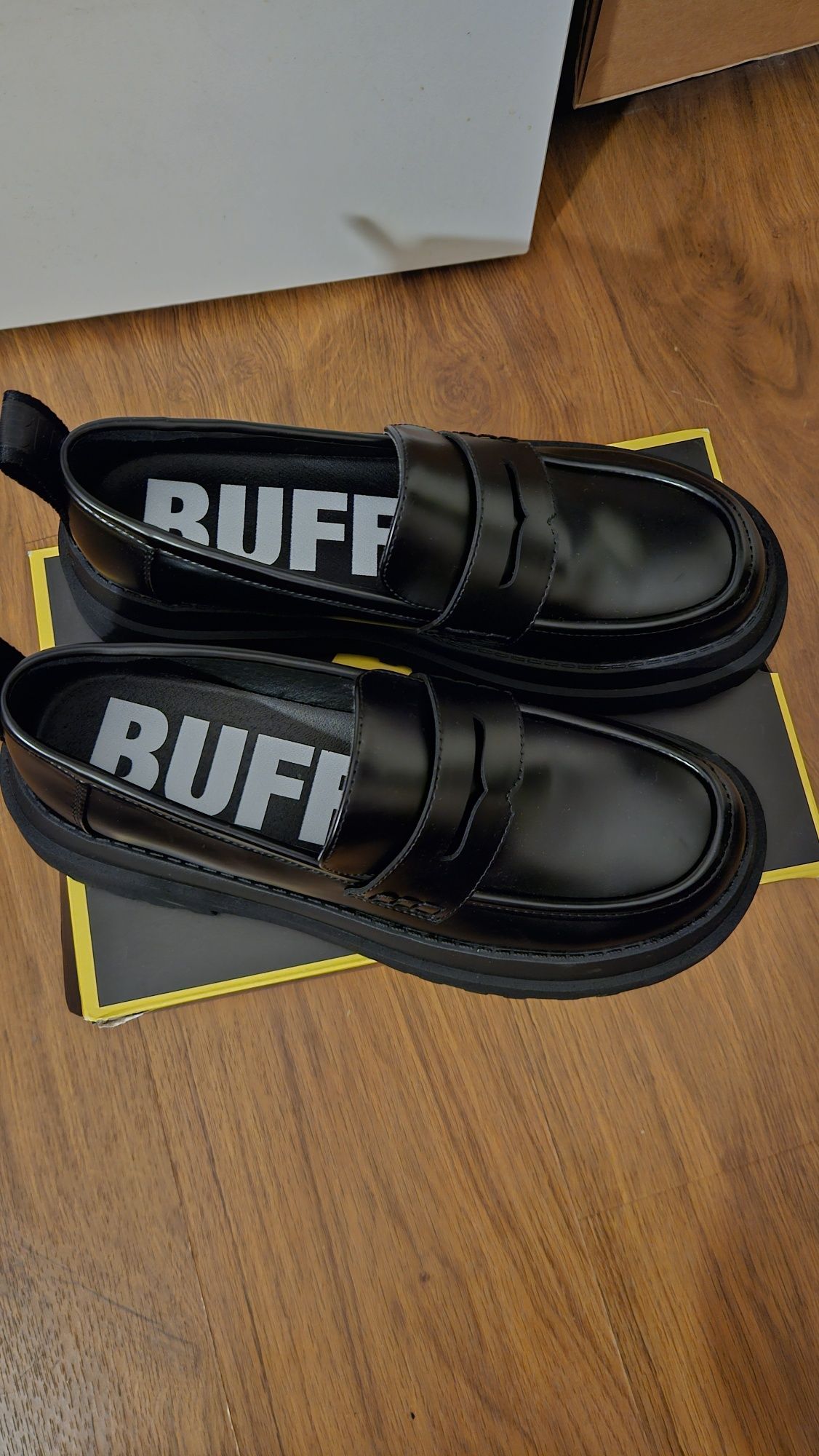 Лоуфъри Buffalo чисто нови