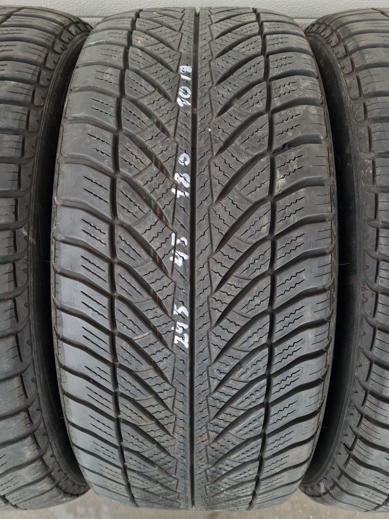 Зимни гуми 4 броя GOODYEAR UltraGrip8 245 45 R18 дот 1018